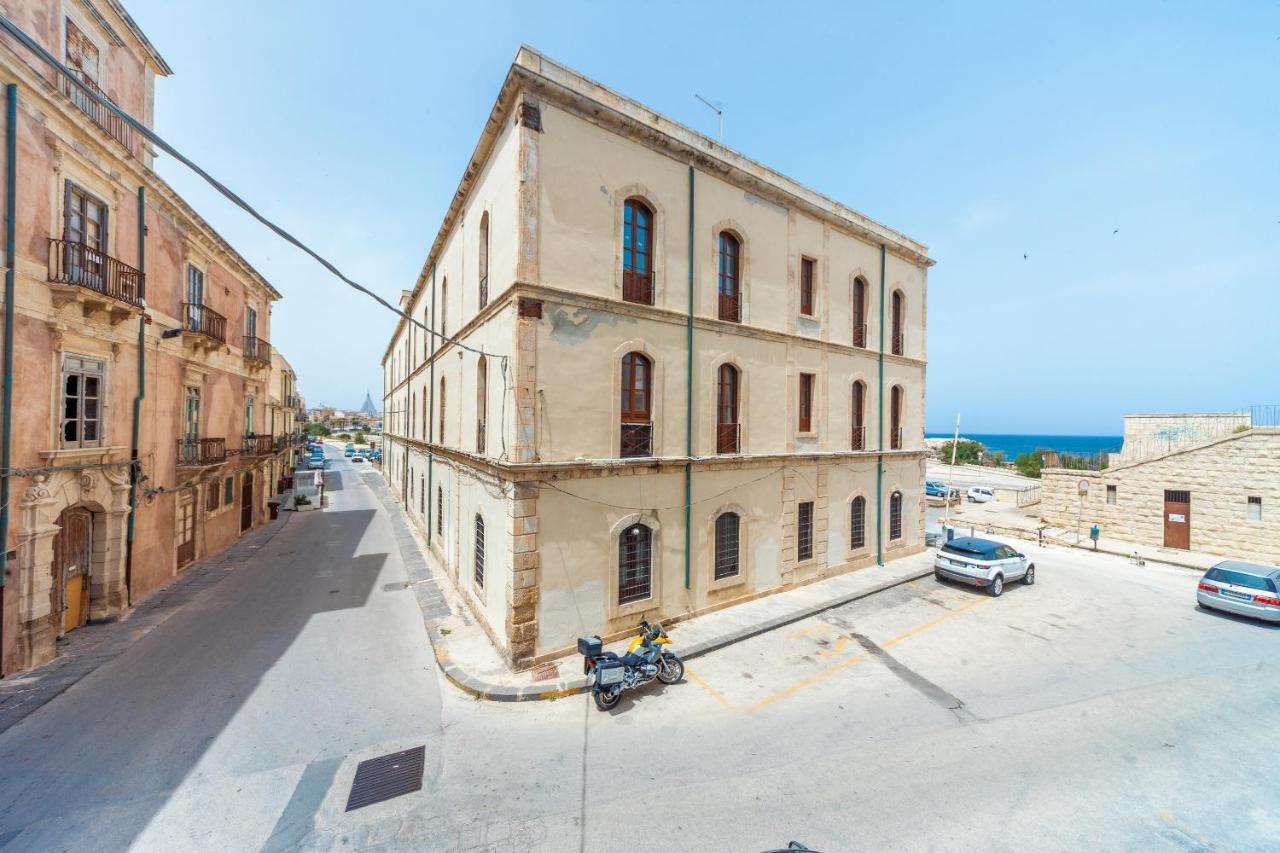 Ortigia Promenade Apartment Syracuse Exterior photo